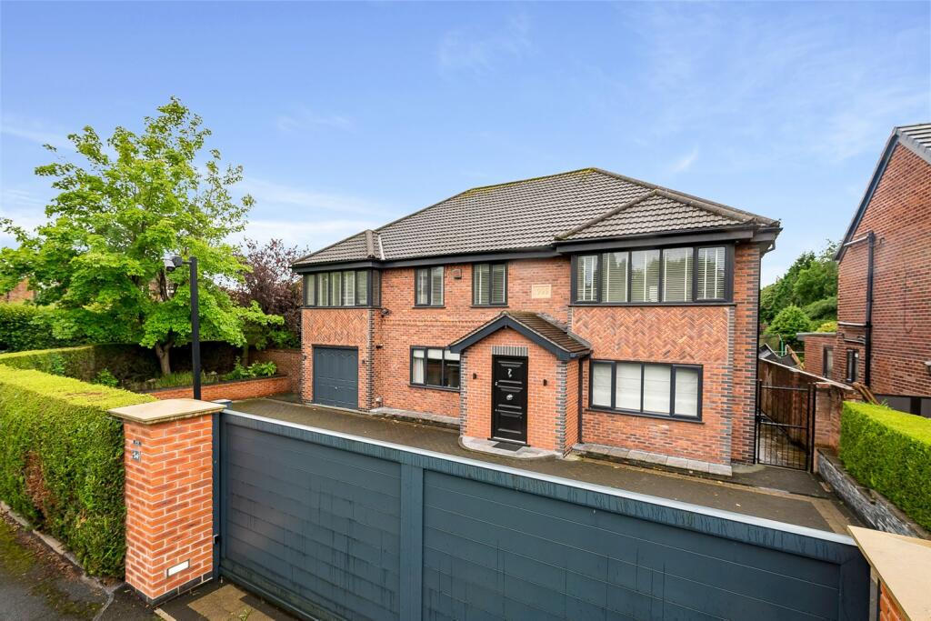 5 bedroom detached house for sale in Gorse Bank Road, Hale Barns