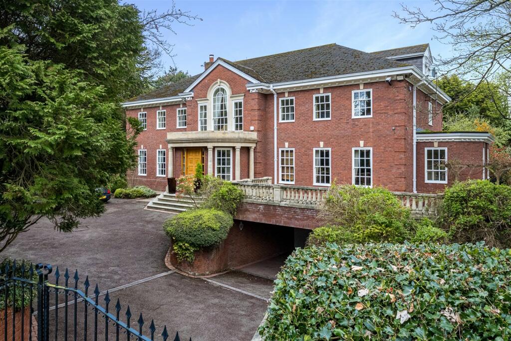 6 bedroom detached house for sale in Hill Top, Hale, WA15