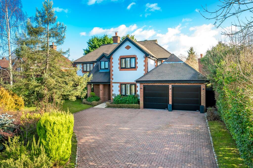 5 bedroom detached house for sale in Wolsey Drive, Bowdon, Altrincham, WA14