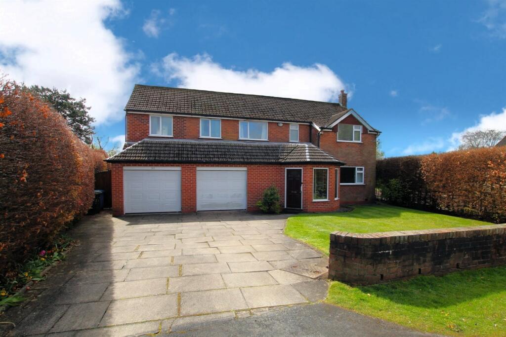4 bedroom detached house for sale in Gaddum Road, Bowdon, WA14