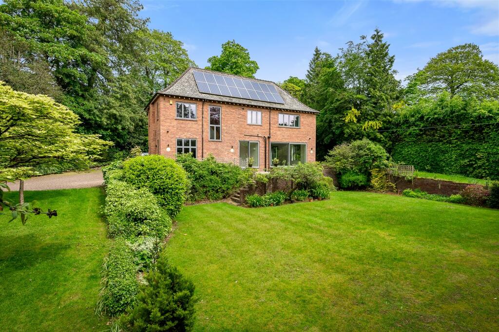 6 bedroom detached house for sale in Park Road, Bowdon, WA14