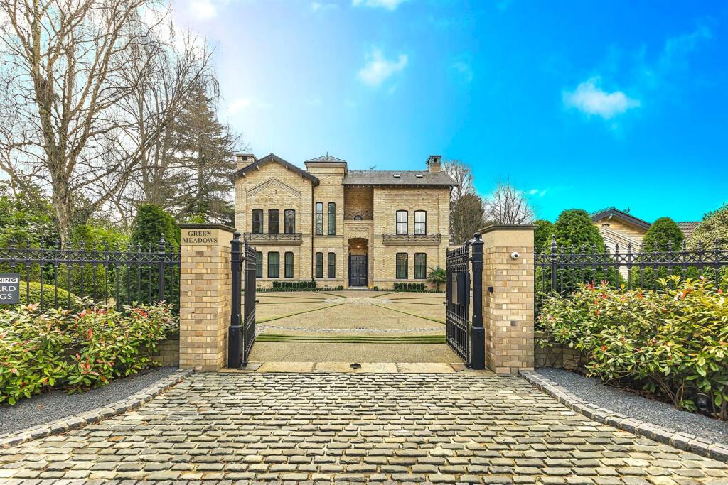 Main image of property: Barrow Lane, Hale