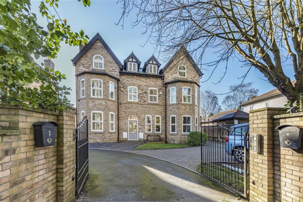 Main image of property: Kings Pyon, Cavendish Road, Bowdon, Altrincham