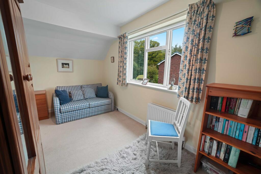 5 bedroom link detached house for sale in Woods Close, Ollerton, WA16
