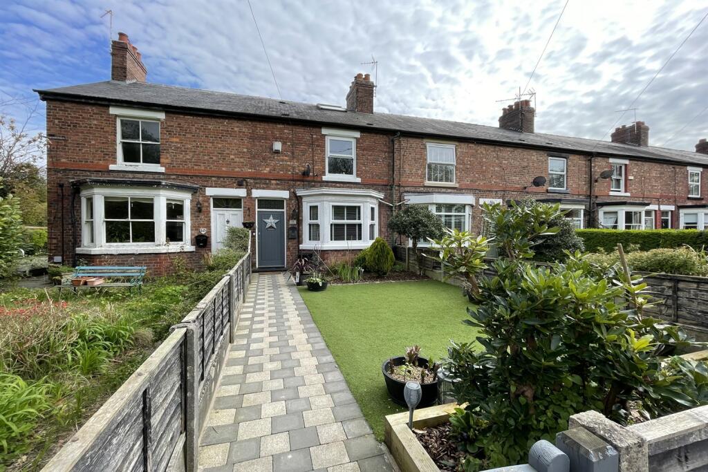 3 bedroom terraced house for sale in Ascol Drive, Plumley, Knutsford, WA16