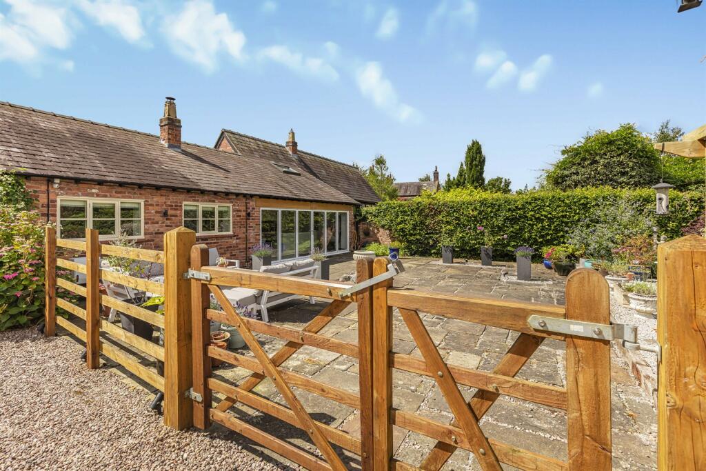 Additional property image - Holmes Chapel Road, Lach Dennis