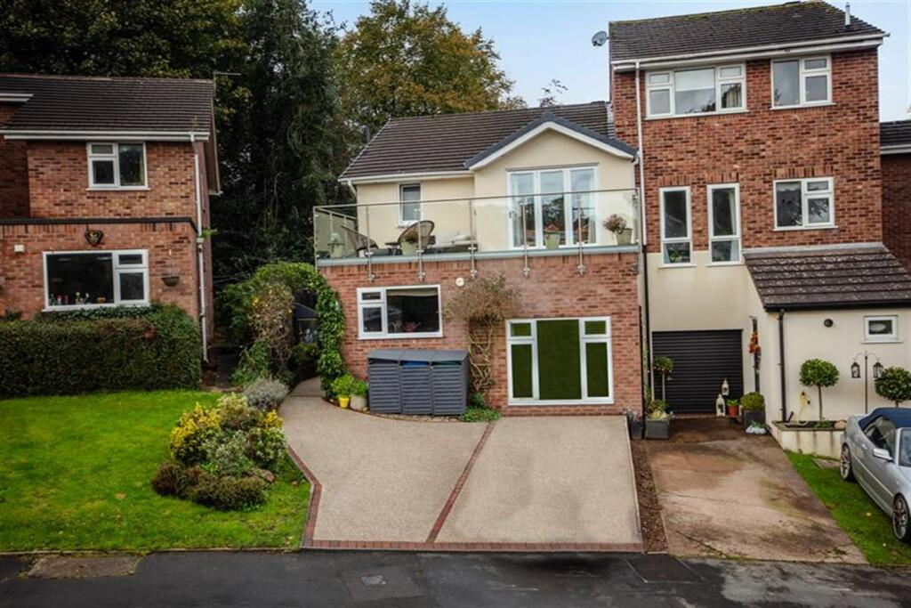 3 bedroom end of terrace house for sale in Domville Close, Lymm, WA13