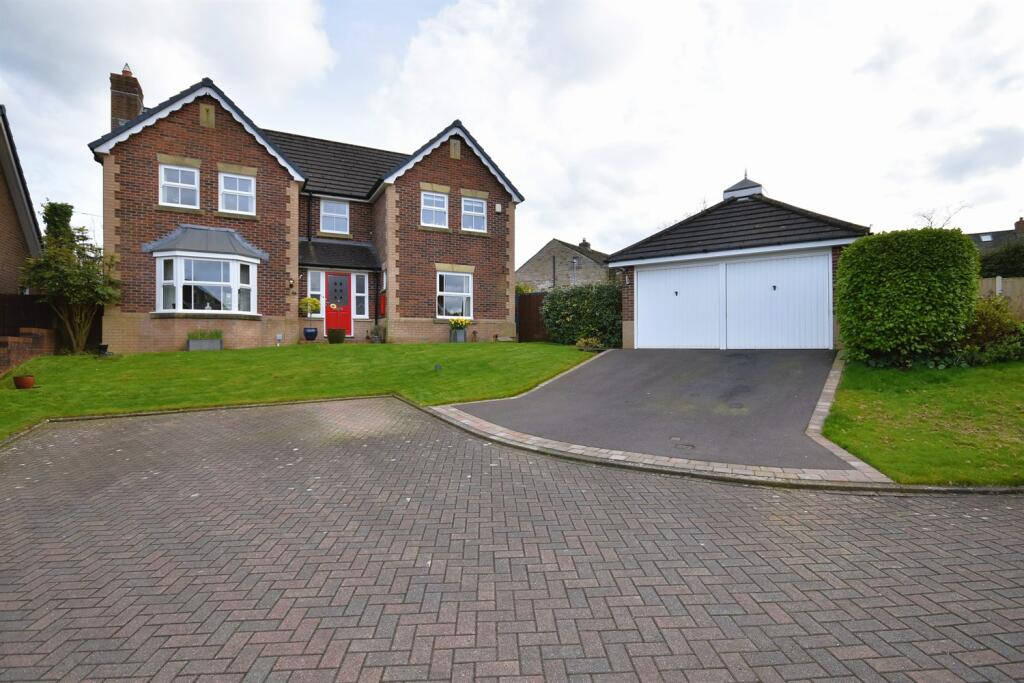 4 bedroom detached house for sale in Thirsk Way, Tytherington, SK10