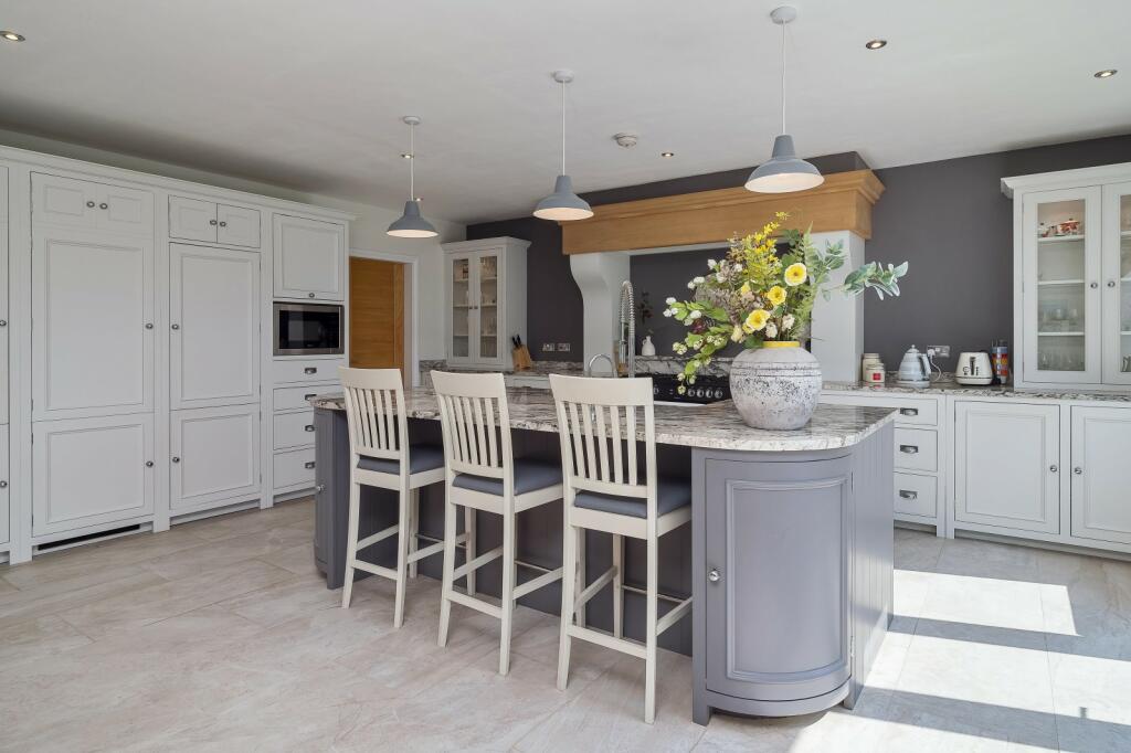 6 bedroom detached house for sale in Homestead Road, Disley, Cheshire, SK12