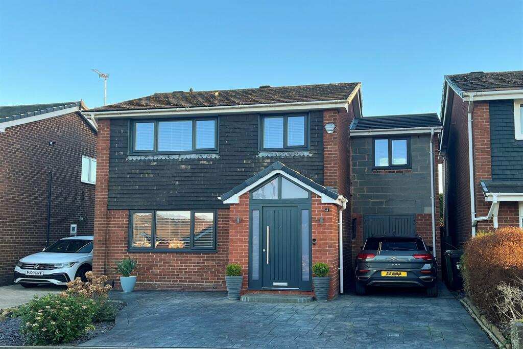 4 bedroom detached house for sale in Beacon View, Marple, Stockport, SK6