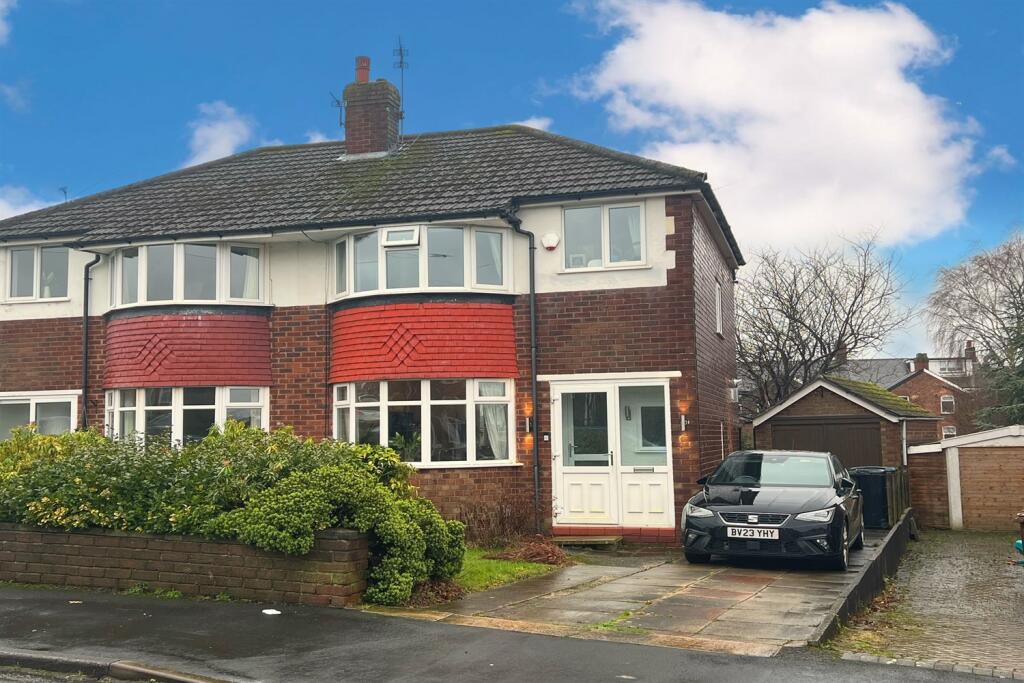 3 bedroom semidetached house for sale in Norbury Drive, Marple, Stockport, SK6