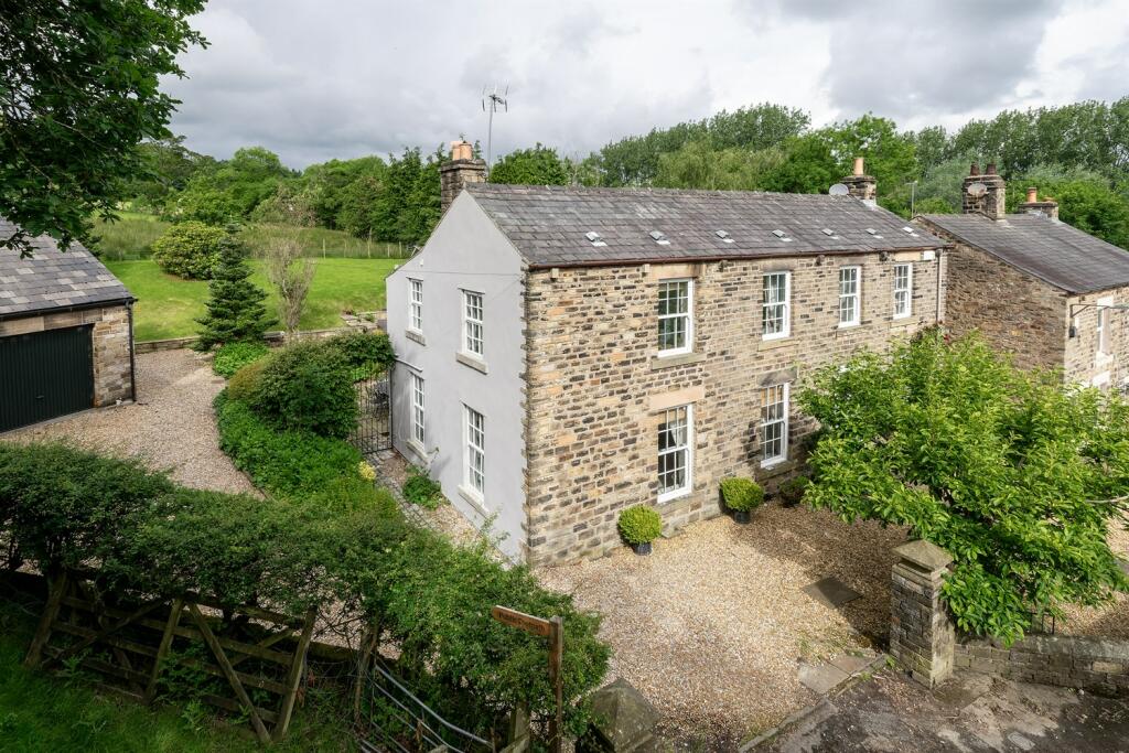 4 bedroom detached house for sale in New Mills Road, Chisworth, Glossop