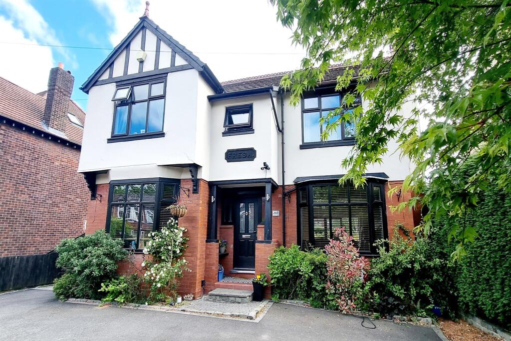 Main image of property: Dialstone Lane, Stockport