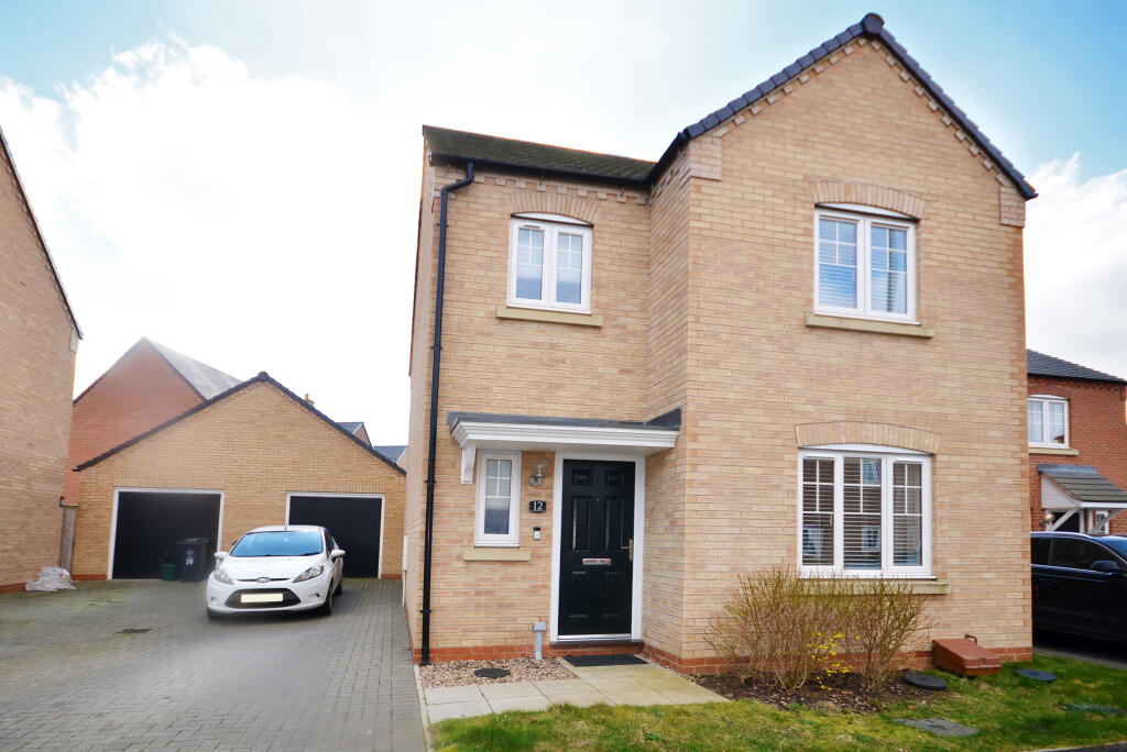 3 bedroom detached house for sale in Cottesbrooke Way, Raunds, NN9