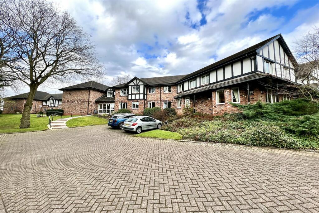 2 bedroom retirement property for sale in Woburn Court, Towers Road