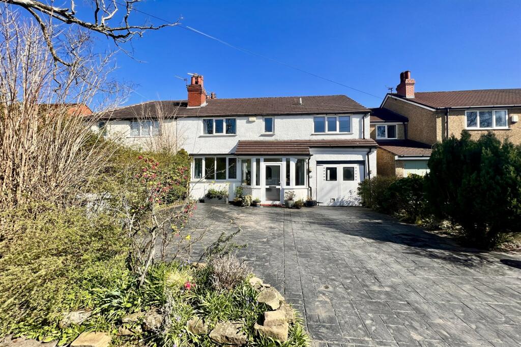 4 bedroom semidetached house for sale in Hilton Road, Poynton, SK12