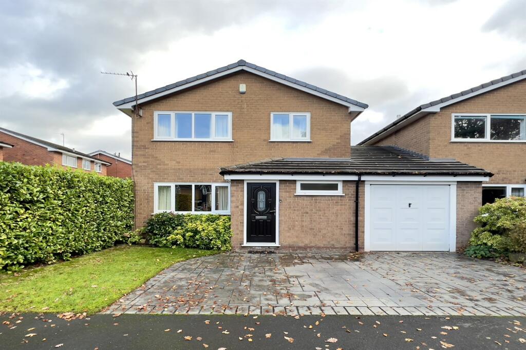 3 bedroom link detached house for sale in Ragley Close, Poynton, SK12
