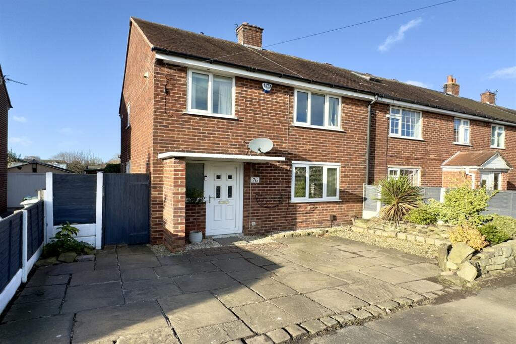 3 bedroom end of terrace house for sale in Barnaby Road, Poynton, SK12
