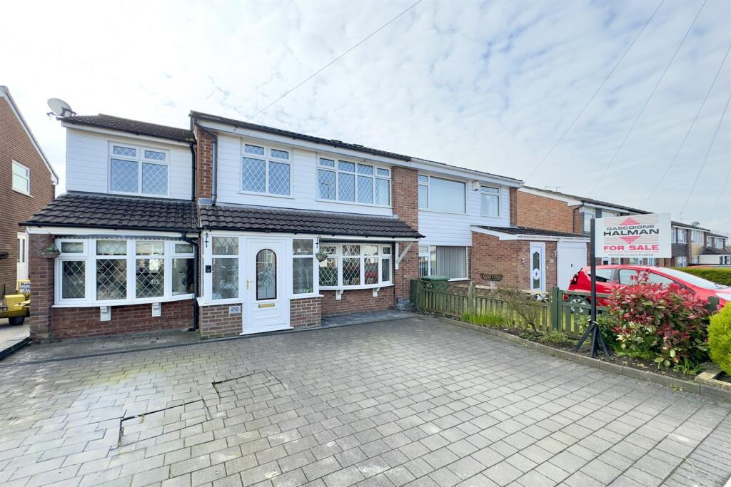 4 bedroom semidetached house for sale in Curzon Road, Poynton, SK12