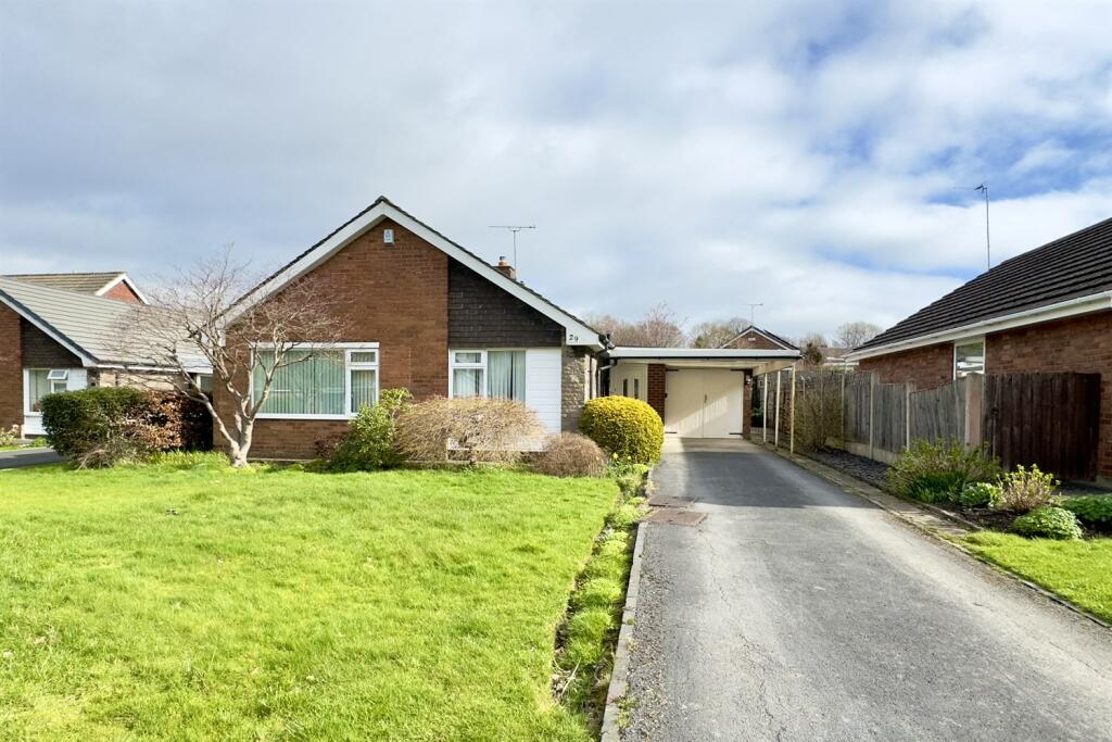 2 bedroom detached bungalow for sale in Parklands Way, Poynton, SK12