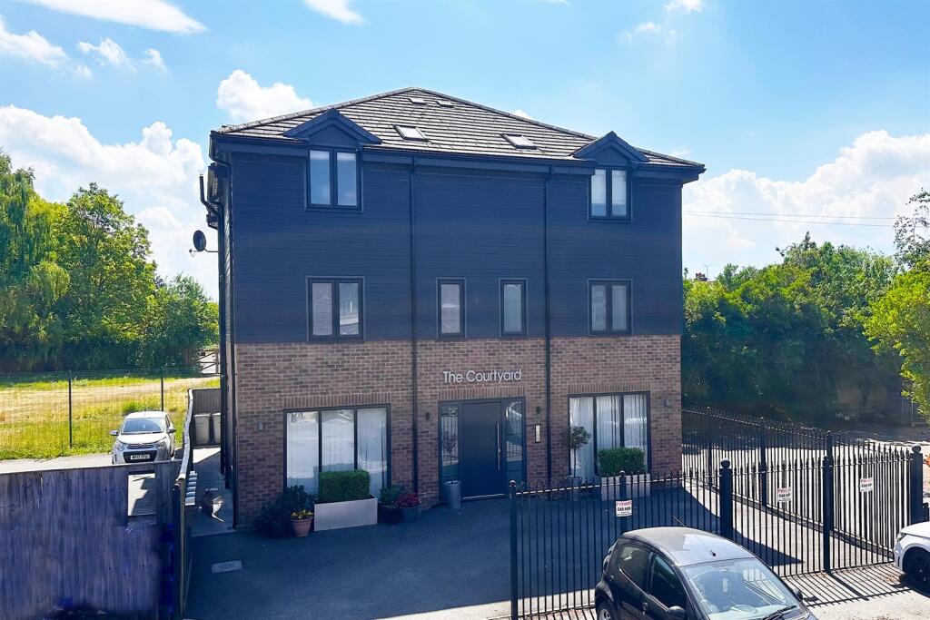 Main image of property: Park Lane, Poynton