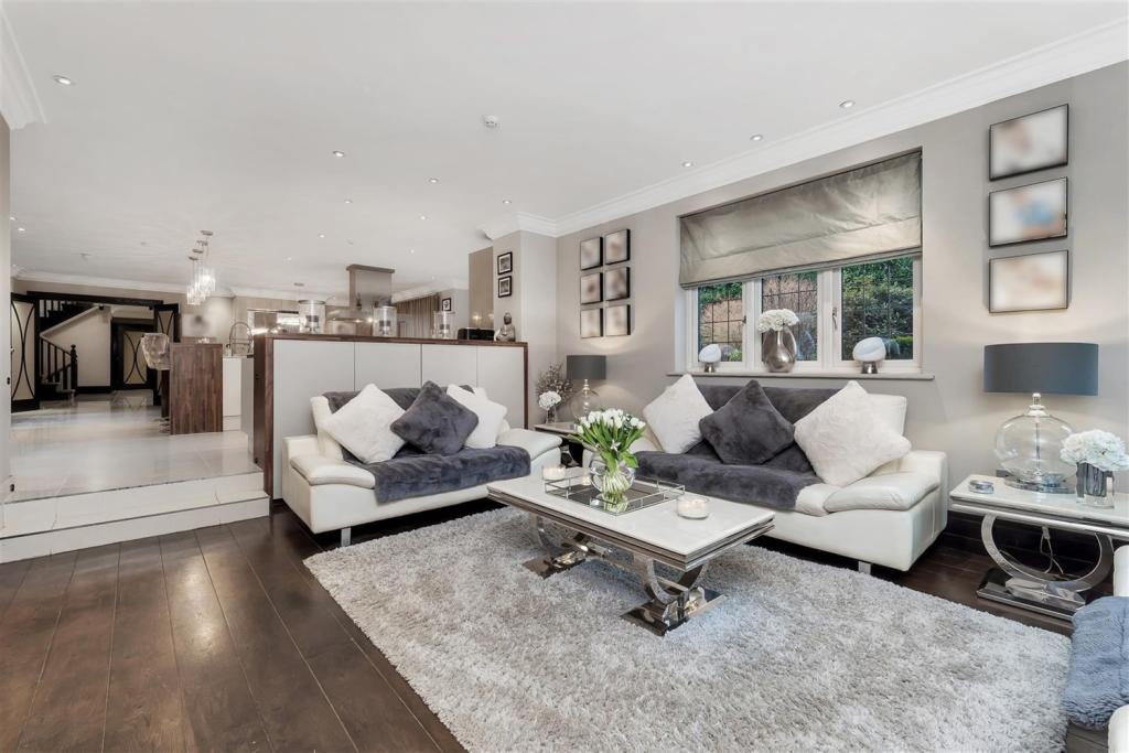 5 bedroom detached house for sale in Withinlee Road, Prestbury