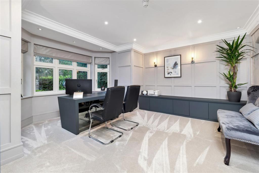 5 bedroom detached house for sale in Withinlee Road, Prestbury