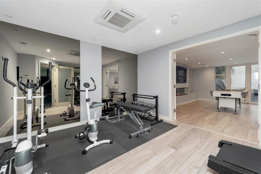 5 bedroom detached house for sale in Withinlee Road, Prestbury, Macclesfield, SK10