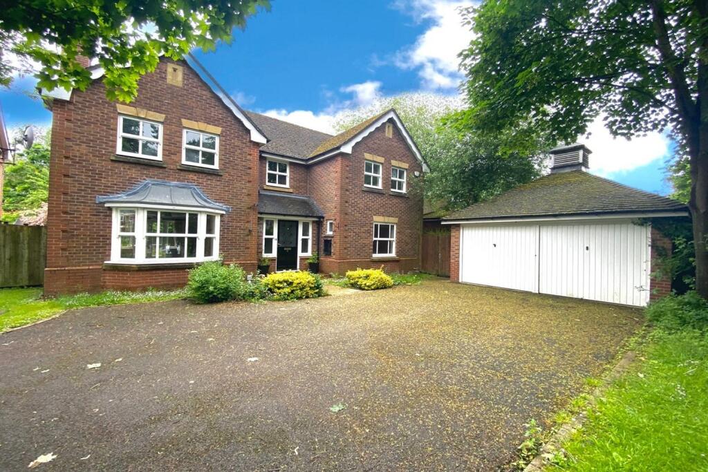 4 bedroom detached house for sale in Chepstow Close, Tytherington
