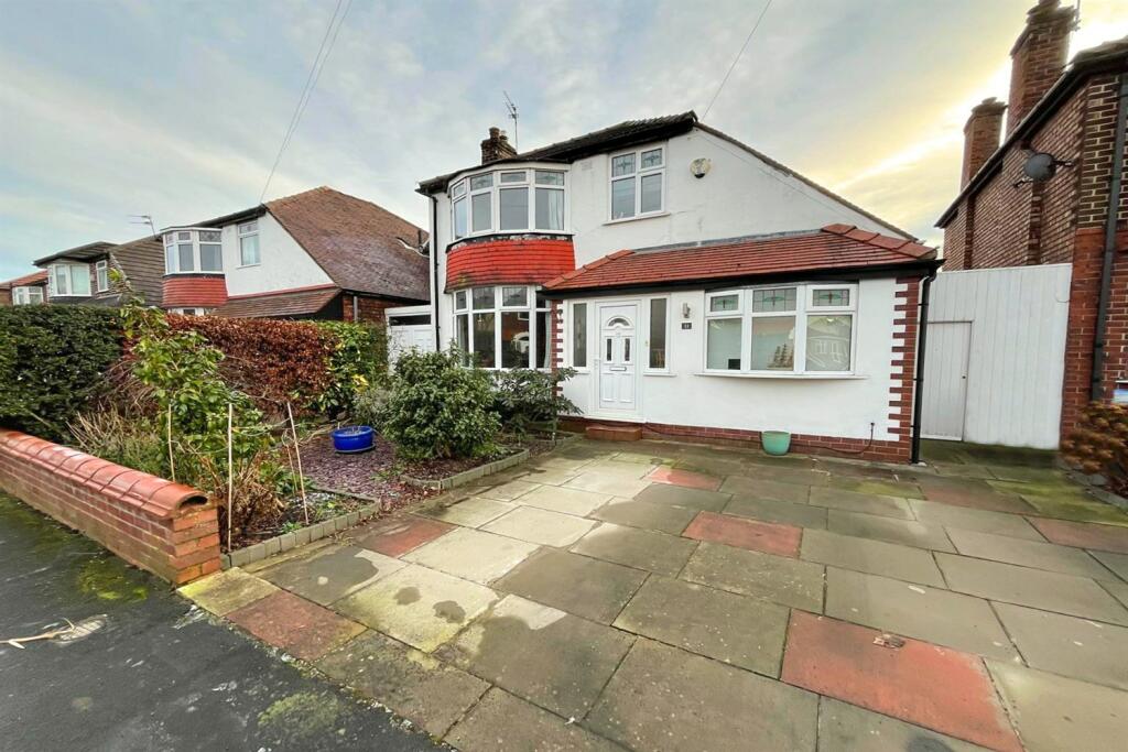 3 bedroom detached house for sale in Avonlea Road, Sale, M33