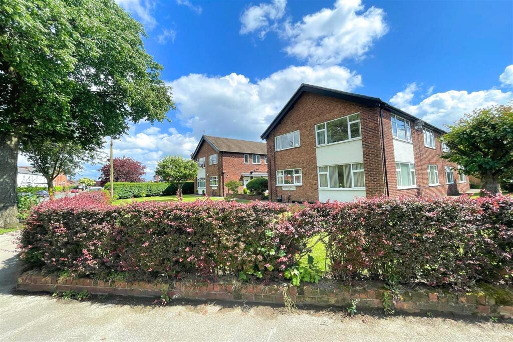 2 bedroom apartment for sale in Sunningdale Court, Northenden Road