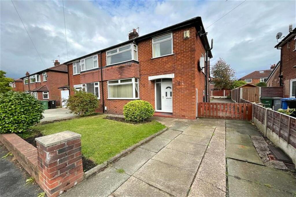3 bedroom semidetached house for sale in Wenlock Road, Sale, M33