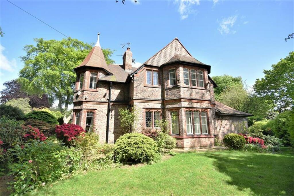 6 bedroom detached house for sale in Balmoral Road, Grappenhall