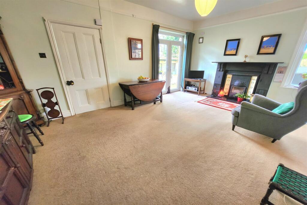 3 bedroom semidetached house for sale in Church Lane, Grappenhall