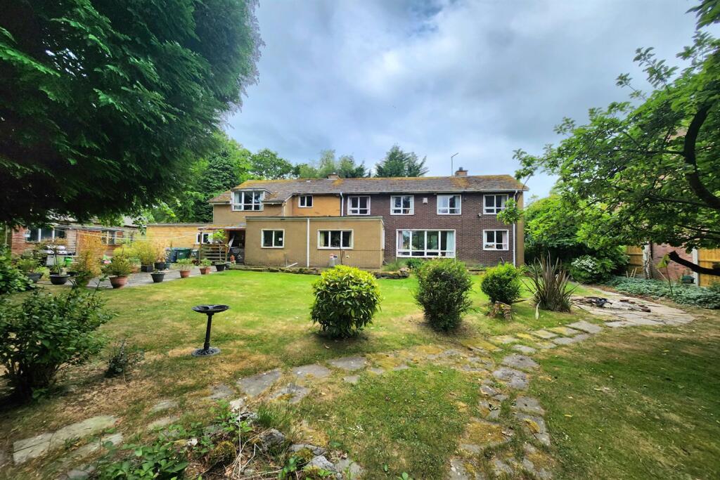 Main image of property: Lyon's Lane, Appleton, Warrington
