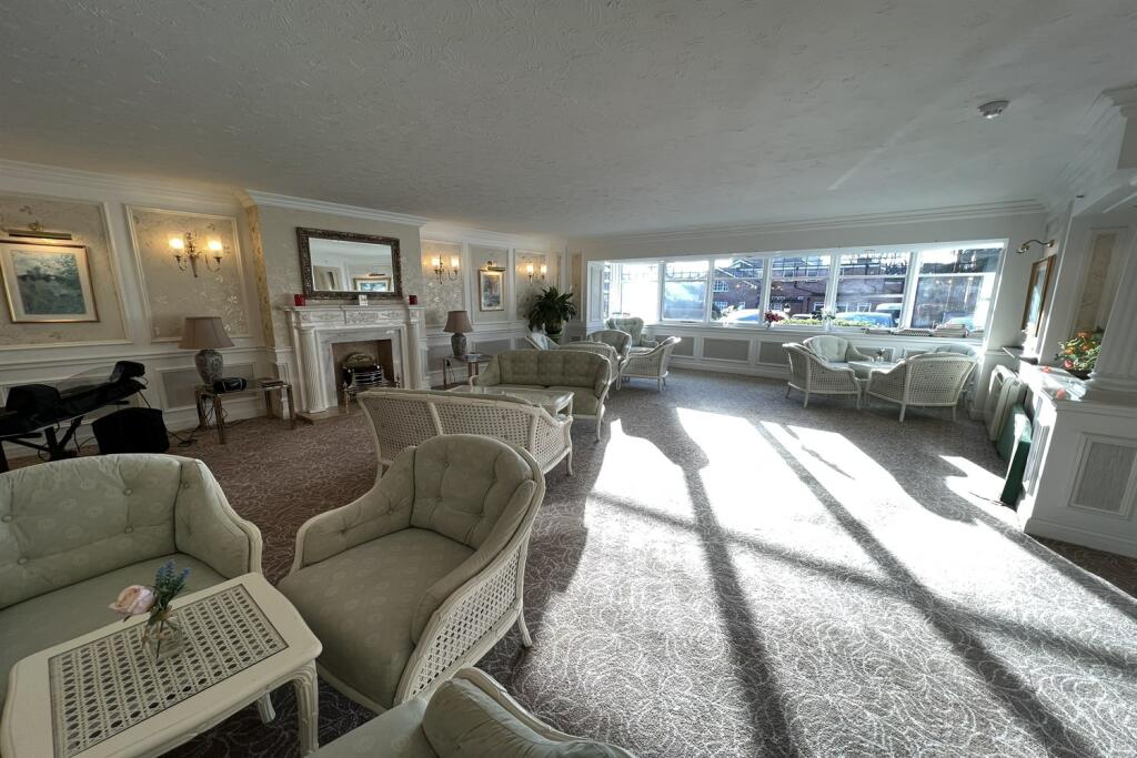 2 bedroom retirement property for sale in Grove Avenue, Wilmslow, SK9