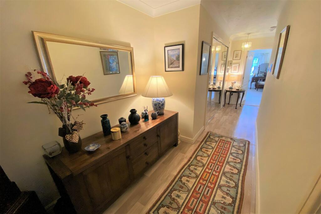 2 bedroom retirement property for sale in Grove Avenue, Wilmslow, SK9