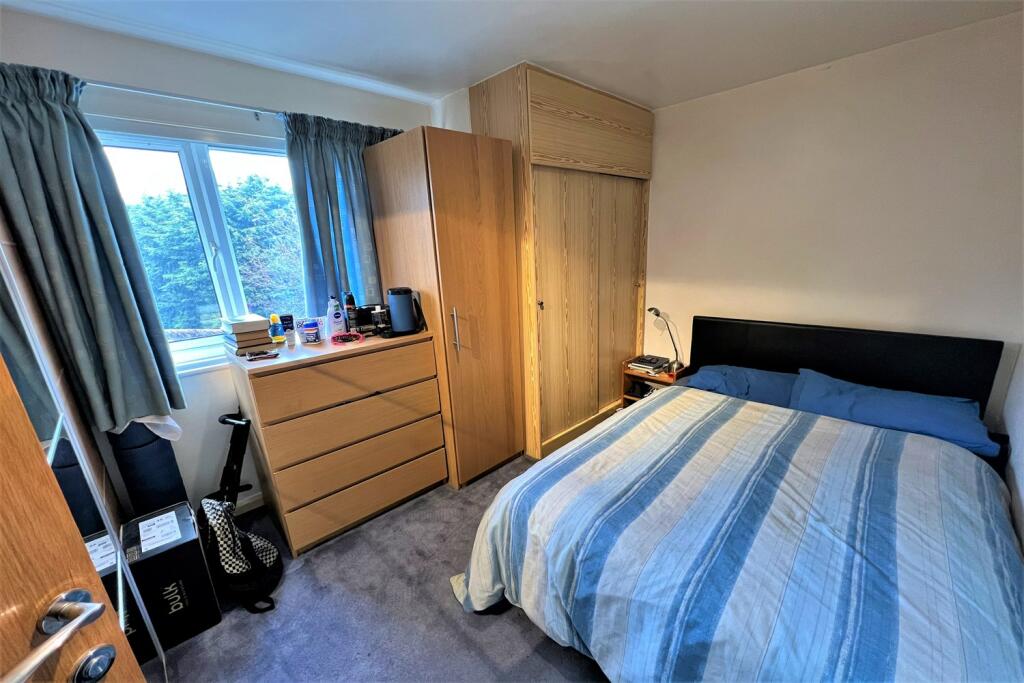 5 bedroom detached house for sale in Stanneylands Road, Wilmslow, SK9