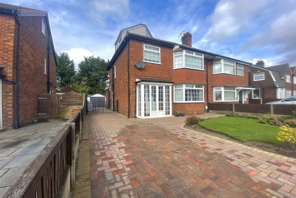 4 bedroom semidetached house for sale in Marlow Drive, Handforth , SK9