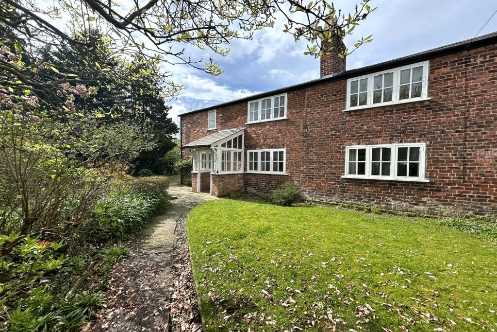 3 bedroom semidetached house for sale in Mount Pleasant, Wilmslow, SK9