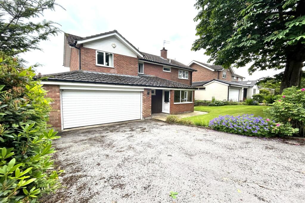 4 bedroom detached house for sale in Fulshaw Park South, Wilmslow, SK9