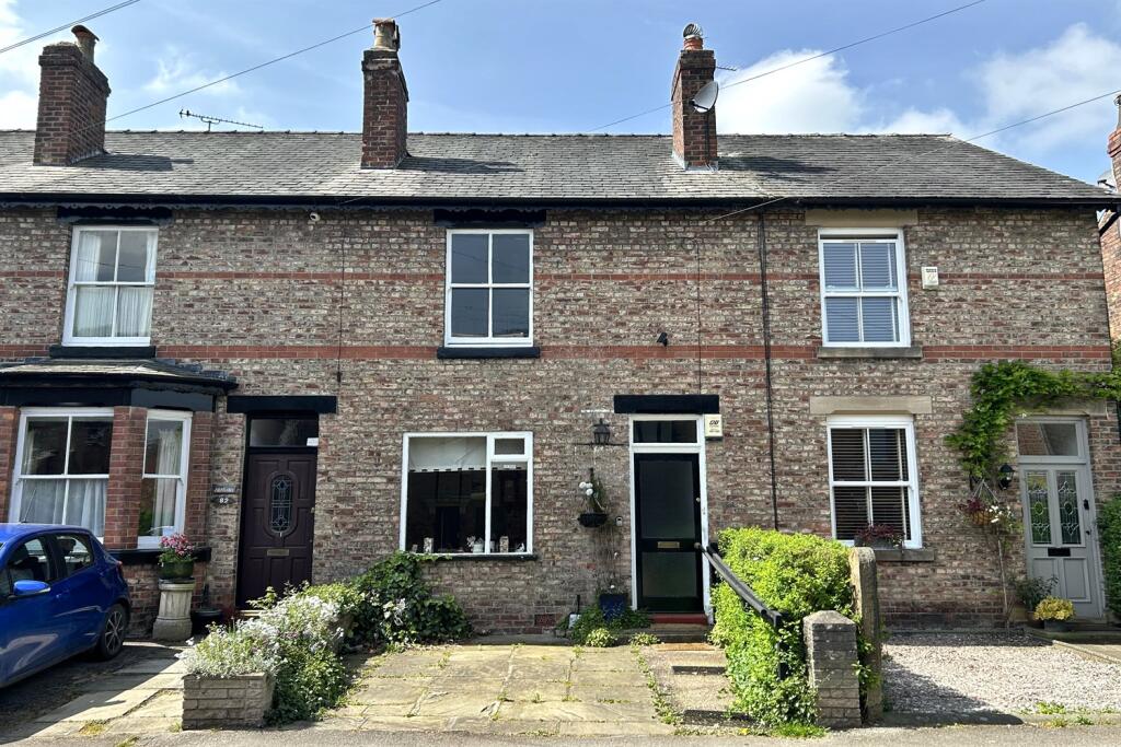 Main image of property: 80 South Oak Lane, Wilmslow, SK9