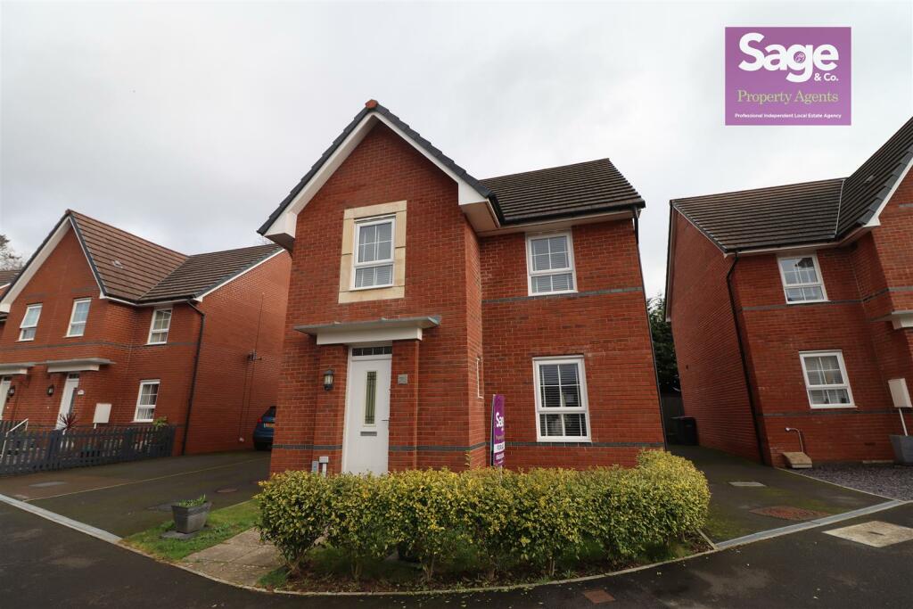 4 bedroom detached house for sale in John Jobbins Way, Penygarn