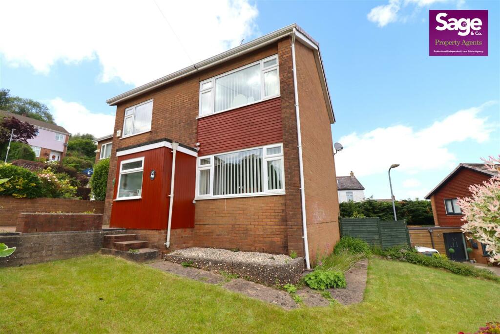 3 bedroom detached house for sale in St. Marys Close, Griffithstown, Pontypool, NP4
