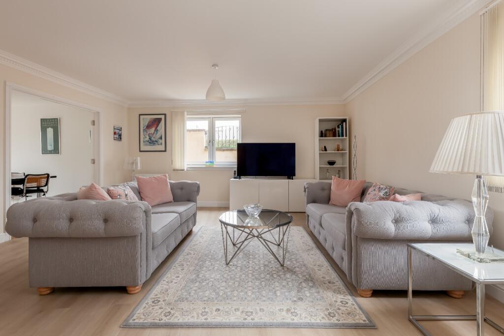 2 bedroom flat for sale in Flat 2, 2 Barnton Grove, Barnton, Edinburgh, EH4 6EJ, EH4