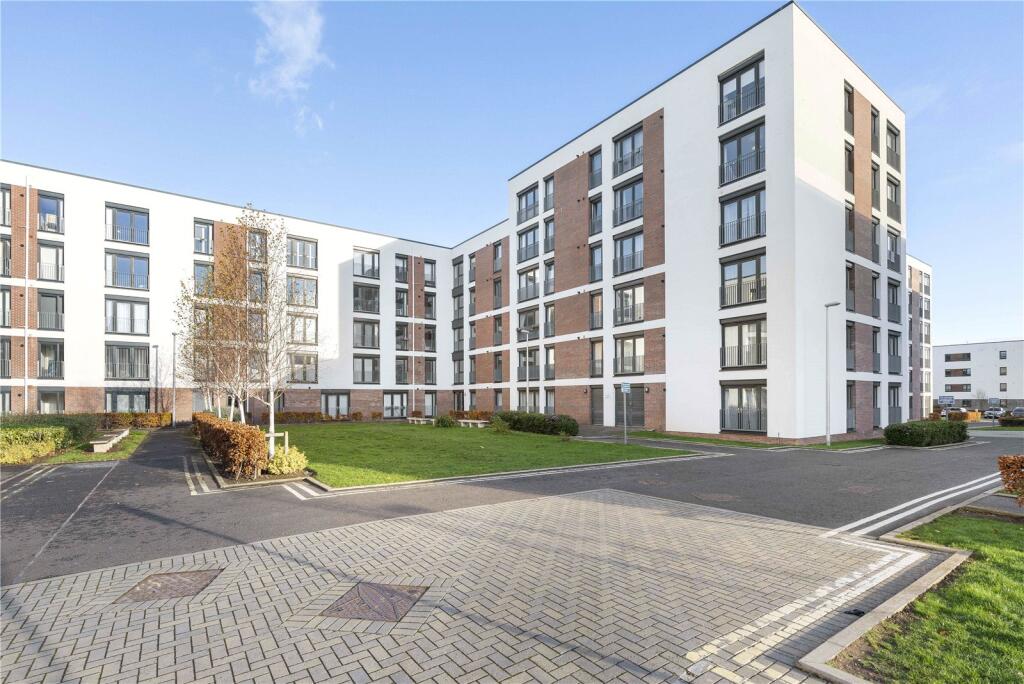 Main image of property: Flat 10, 3 Arneil Place, Crewe, Edinburgh, EH5 2GU