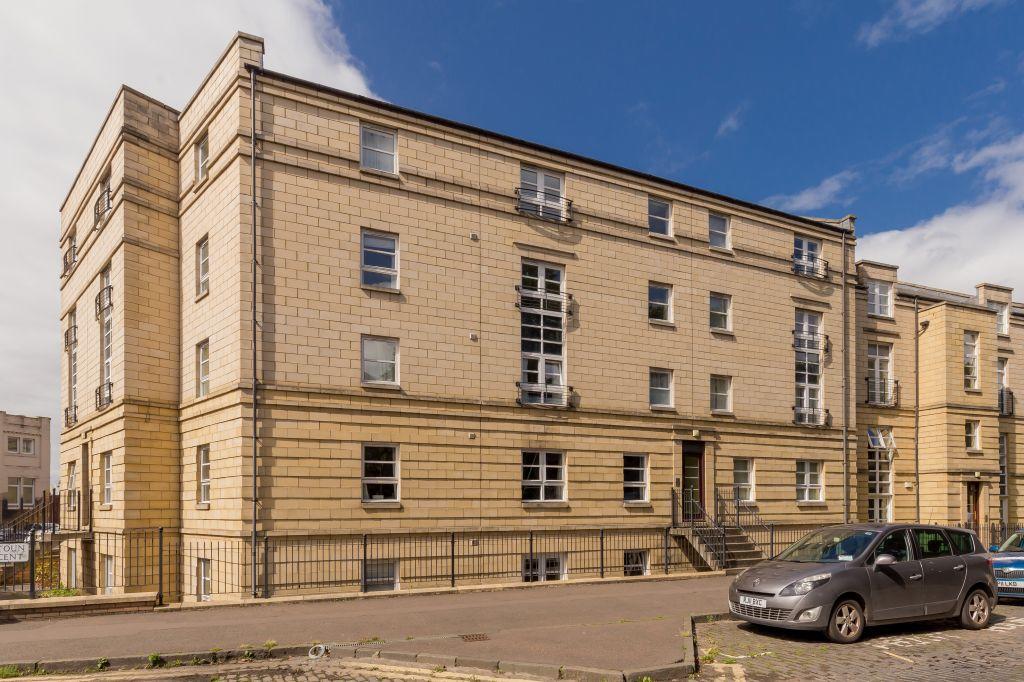 1 bedroom ground floor flat for sale in 2/2 Hopetoun Crescent