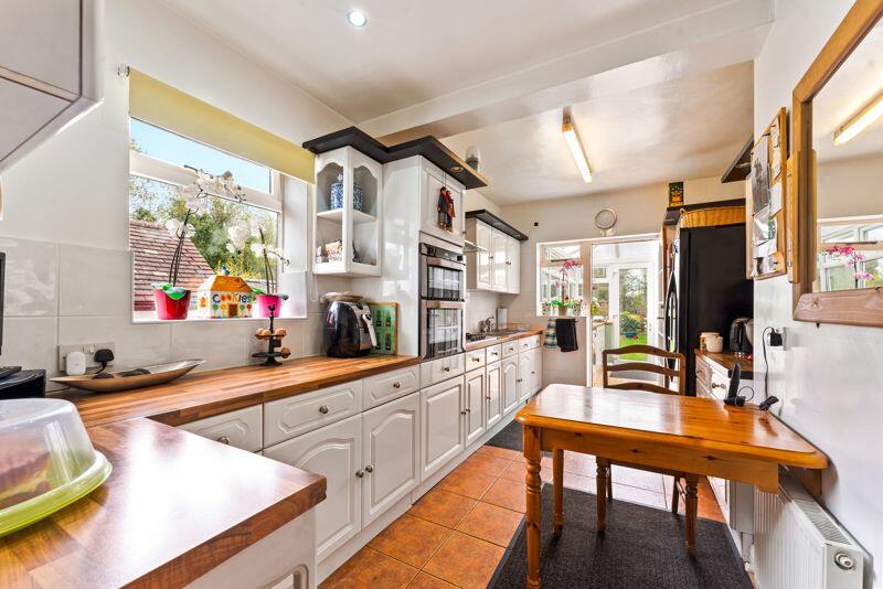 3 bedroom semidetached house for sale in Highfield Road, Sutton, SM1