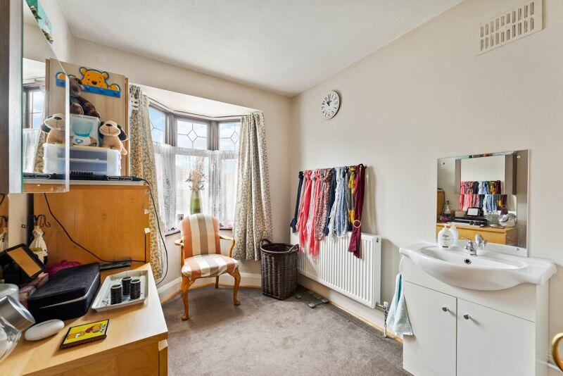 3 bedroom semidetached house for sale in Highfield Road, Sutton, SM1