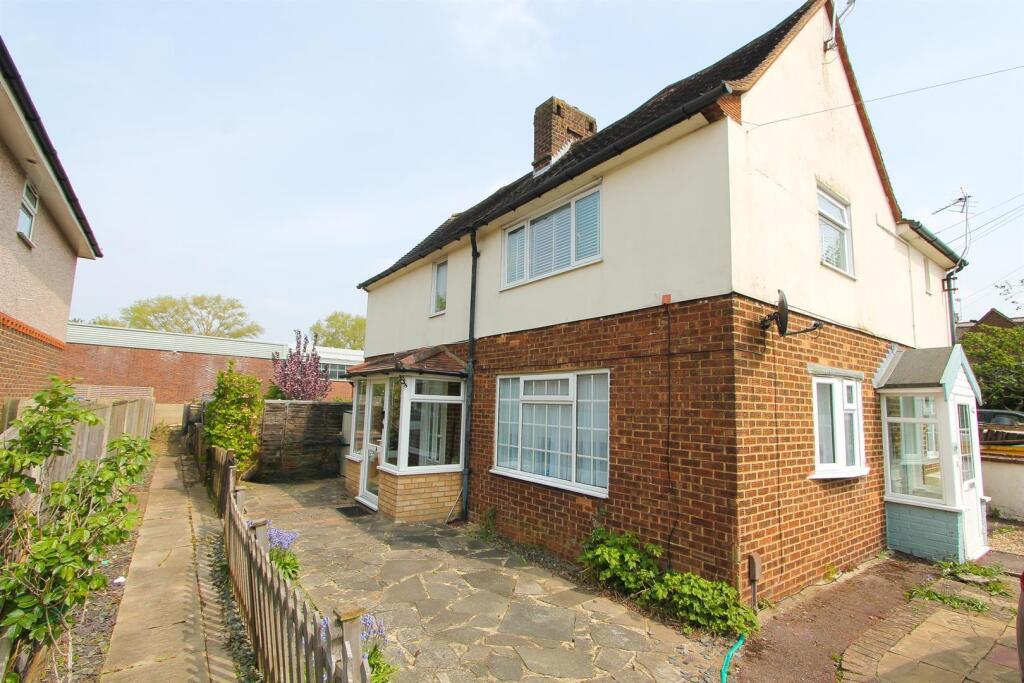 Main image of property: Merebank lane, Waddon